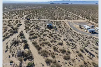 127 S Carrow Rd, Yucca, AZ 86438 - Photo 37