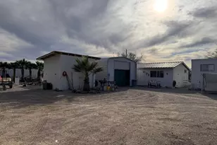 587 W Pyramid St, Quartzsite, AZ 85346 - Photo 3