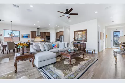 1581 E South Dr, Lake Havasu City, AZ 86404 - Photo 9