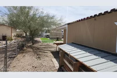 565 S Adobe Ln, Quartzsite, AZ 85346 - Photo 11