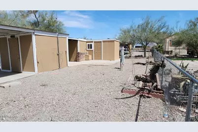 565 S Adobe Ln, Quartzsite, AZ 85346 - Photo 11
