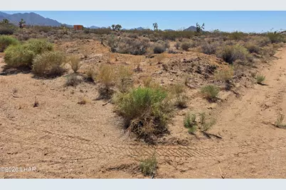 340 S Fox Dr, Yucca, AZ 86438 - Photo 1
