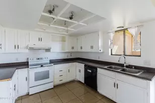 2110 Magnolia Dr, Lake Havasu City, AZ 86403 - Photo 9