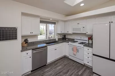 2174 Smoketree Ave N, Lake Havasu City, AZ 86403 - Photo 15