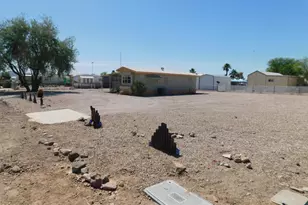 691 W Comanche Dr, Quartzsite, AZ 85346 - Photo 5