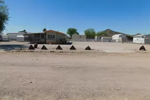 691 W Comanche Dr, Quartzsite, AZ 85346 - Photo 3