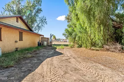 1562 E Poplar Dr, Mohave Valley, AZ 86440 - Photo 5