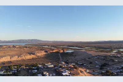 1074 Riverside Dr, Lake Havasu City, AZ 86404 - Photo 7