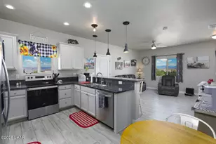 7703 N Sierra Vista Dr, Lake Havasu City, AZ 86404 - Photo 13