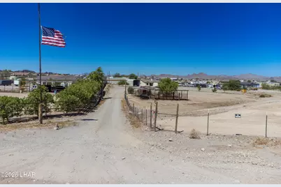 7703 N Rice Dr, Lake Havasu City, AZ 86404 - Photo 3