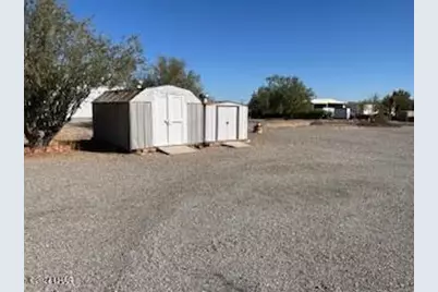 70 N Emelia Ave, Quartzsite, AZ 85346 - Photo 17