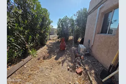 628 W Desert Dr, Quartzsite, AZ 85346 - Photo 17