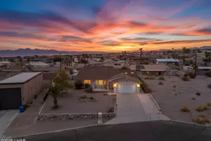 548 War Eagle Plaza, Lake Havasu City, AZ 86406 - Photo 1