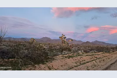 245-02-152 S Carrow Rd, Yucca, AZ 86438 - Photo 13