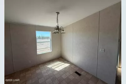 2656 W Desierto Rd, Yucca, AZ 86438 - Photo 13