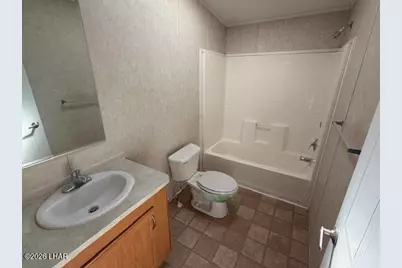 2656 W Desierto Rd, Yucca, AZ 86438 - Photo 11