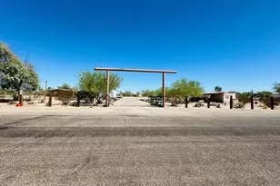 25295 Ochoco Way, Bouse, AZ 85325 - Photo 1