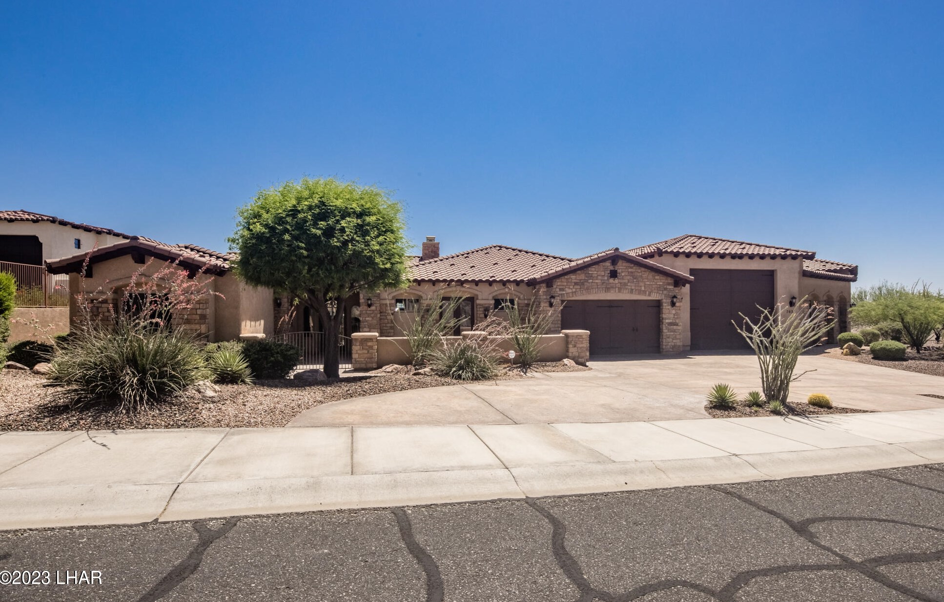 7031 Circula De Hacienda, Lake Havasu City, AZ 86406 - MLS 1026242 ...