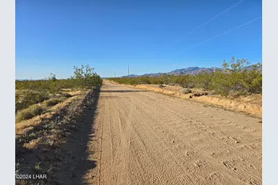 3387 S Custer Rd, Yucca, AZ 86438 - Photo 1