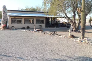 386 N Emerald Ave, Quartzsite, AZ 85346 - Photo 1