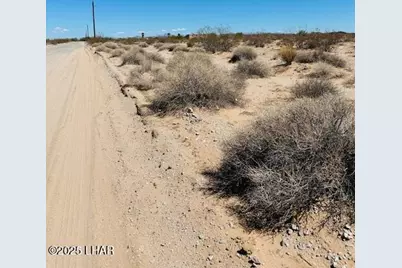 000 Winema Dr, Bouse, AZ 85325 - Photo 1