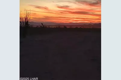 3639 W Yellow Bird Dr, Yucca, AZ 86438 - Photo 1