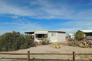 25571 Pendelton Way, Bouse, AZ 85325 - Photo 1