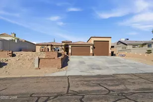 1911 Cabana Dr, Lake Havasu City, AZ 86404 - Photo 1