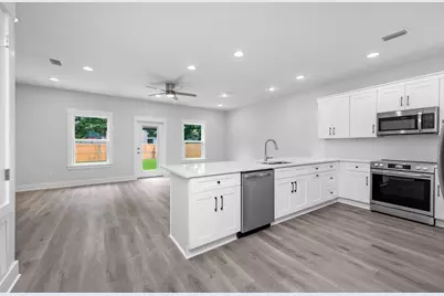 30 NE Harbeson Avenue, Fort Walton Beach, FL 32548 - Photo 1