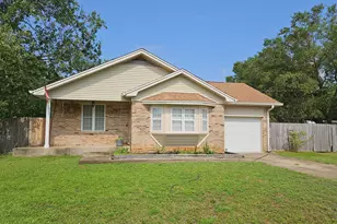 2219 Calle De Cantabria, Navarre, FL 32566 - Photo 1