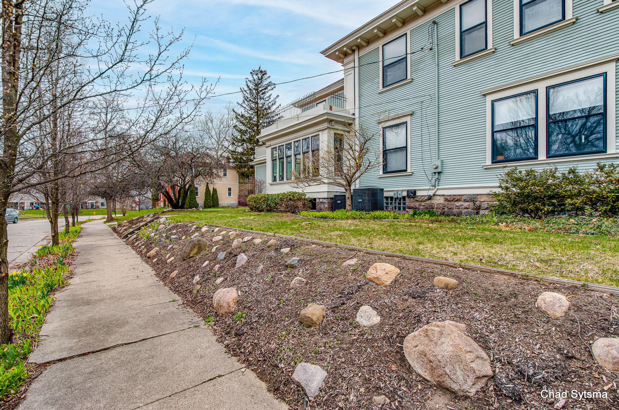 703 Madison Ave, Grand Rapids MI  49503-5315 exterior