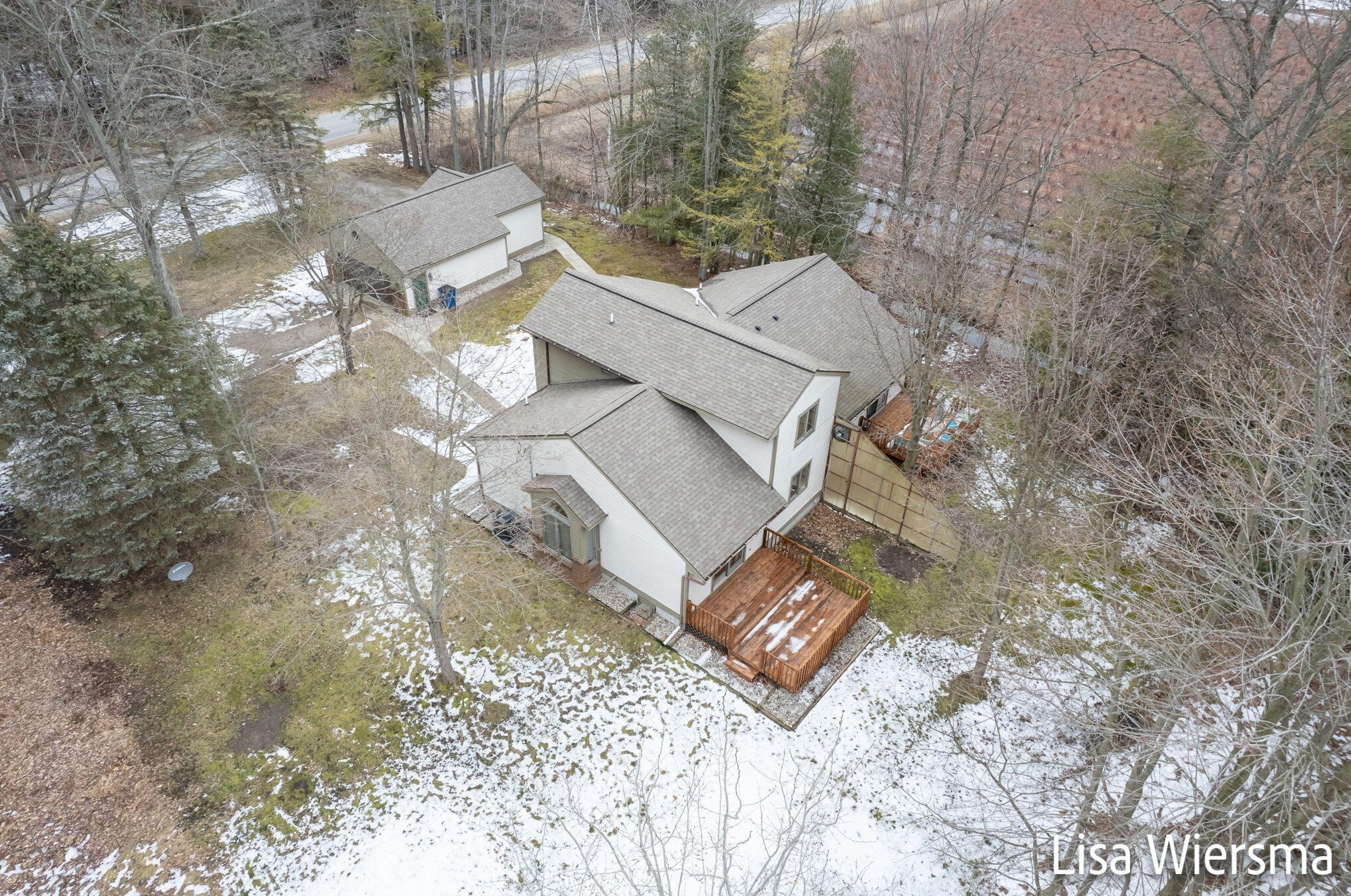 16400 Hickory St, Spring Lake MI  49456-1014 exterior