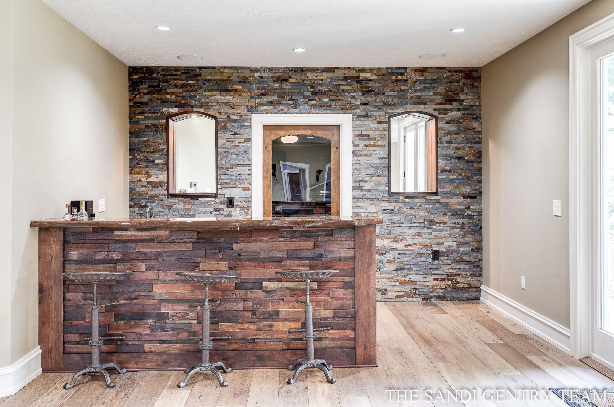 19428 Rosemary Rd, Spring Lake MI  49456-9600 exterior