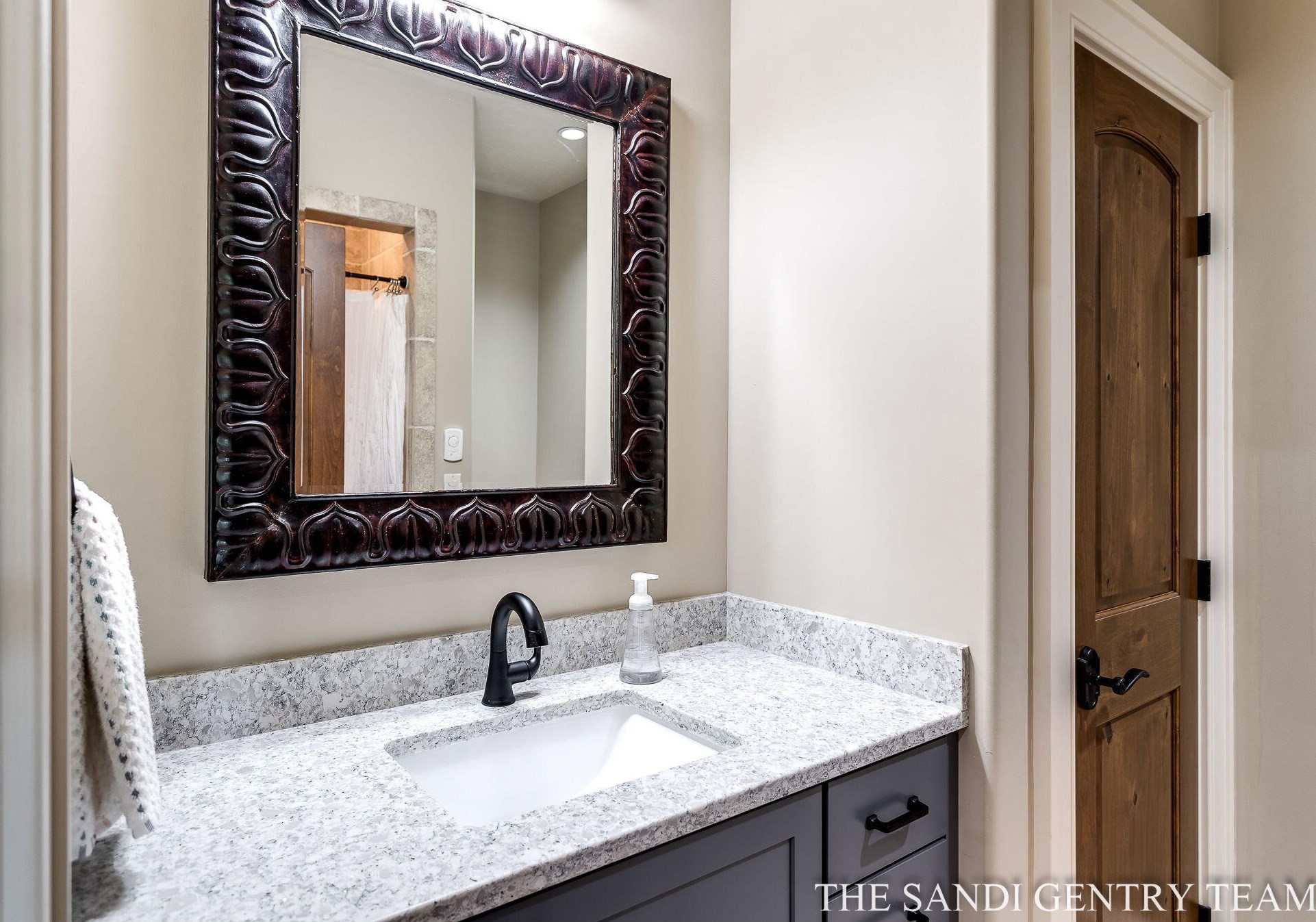 19428 Rosemary Rd, Spring Lake MI  49456-9600 exterior