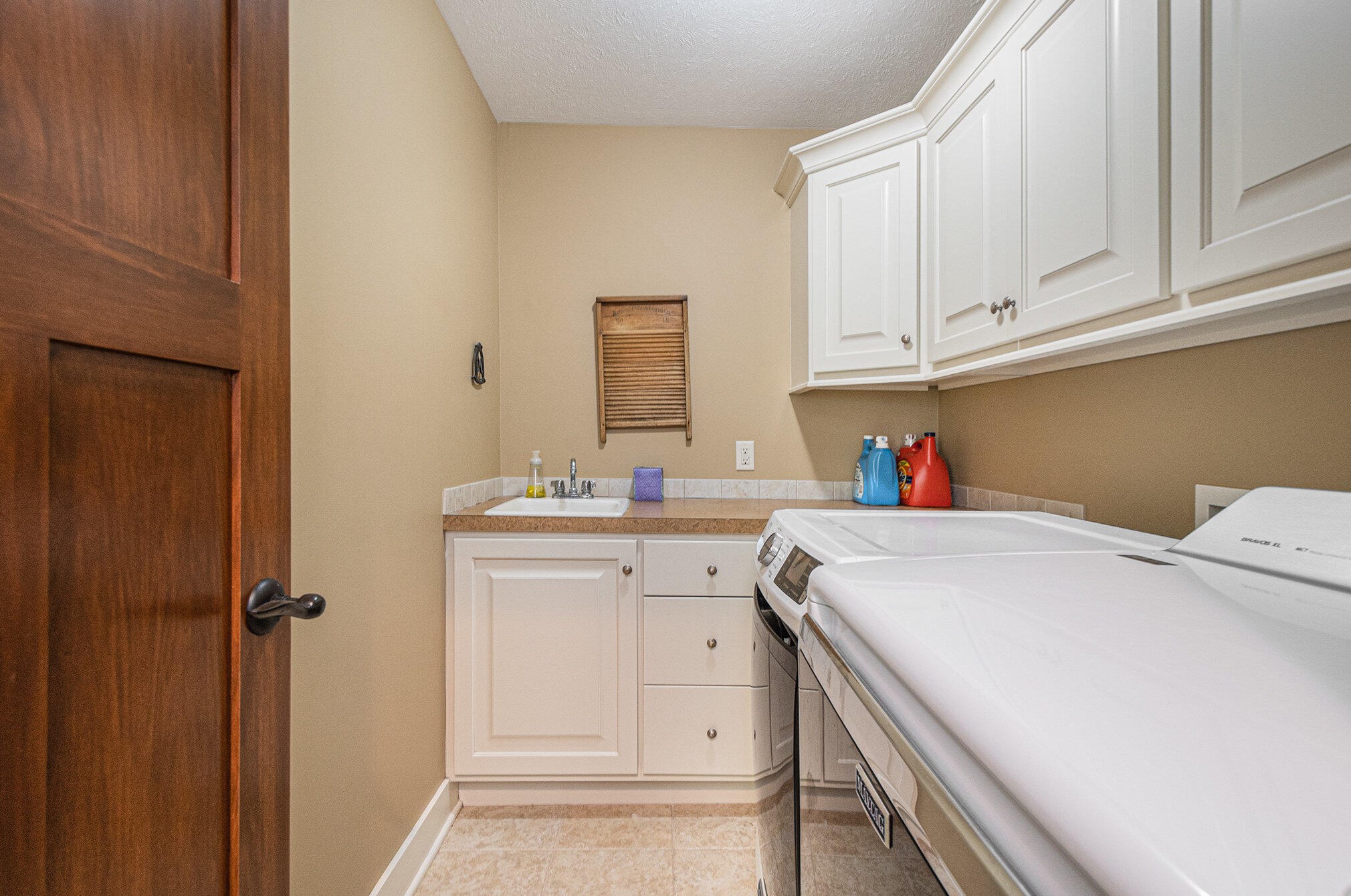 5254 Canyon River Dr, Ada MI 49301-8869 exterior