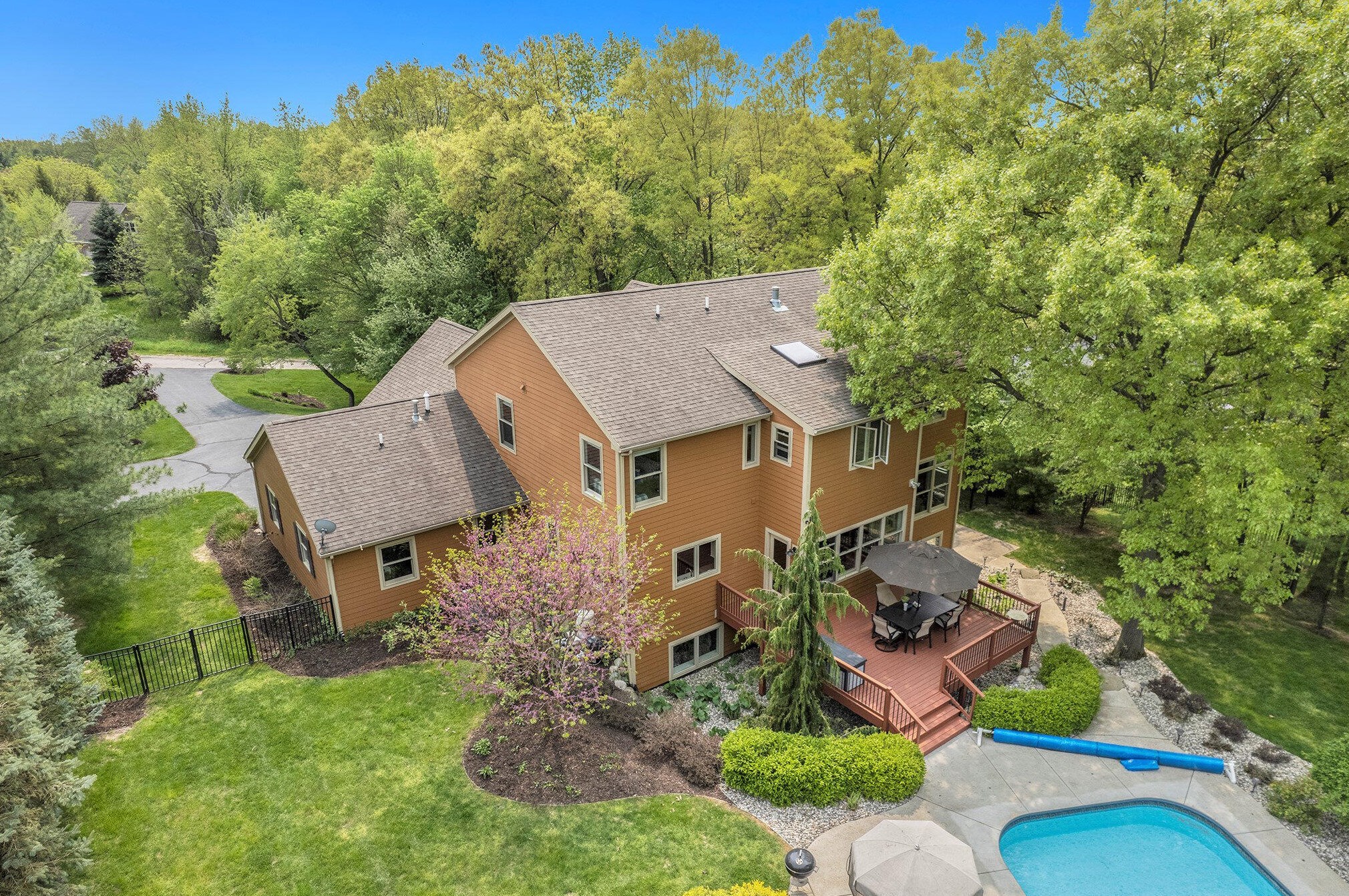 5254 Canyon River Dr, Ada MI 49301-8869 exterior