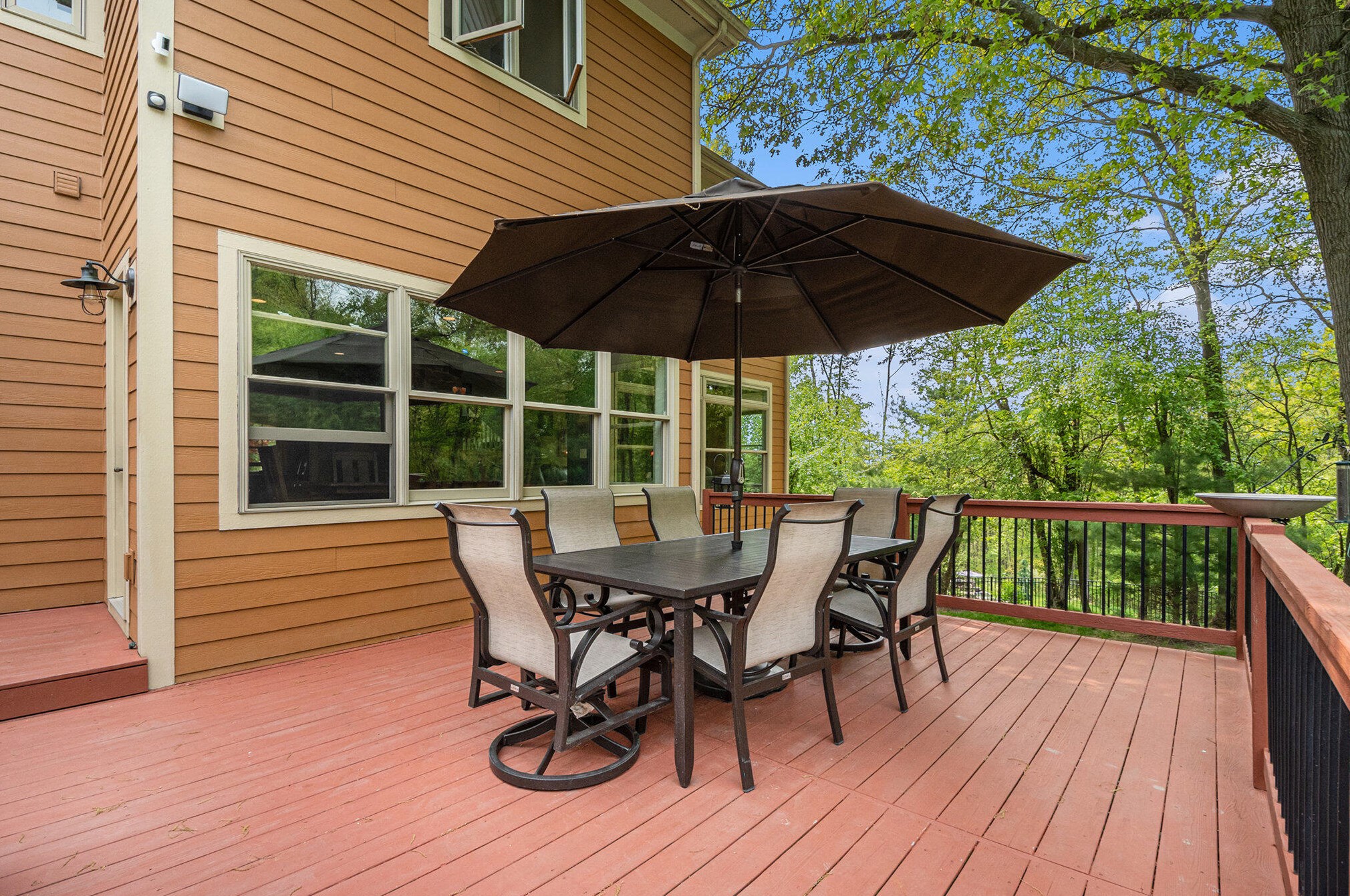 5254 Canyon River Dr, Ada MI 49301-8869 exterior