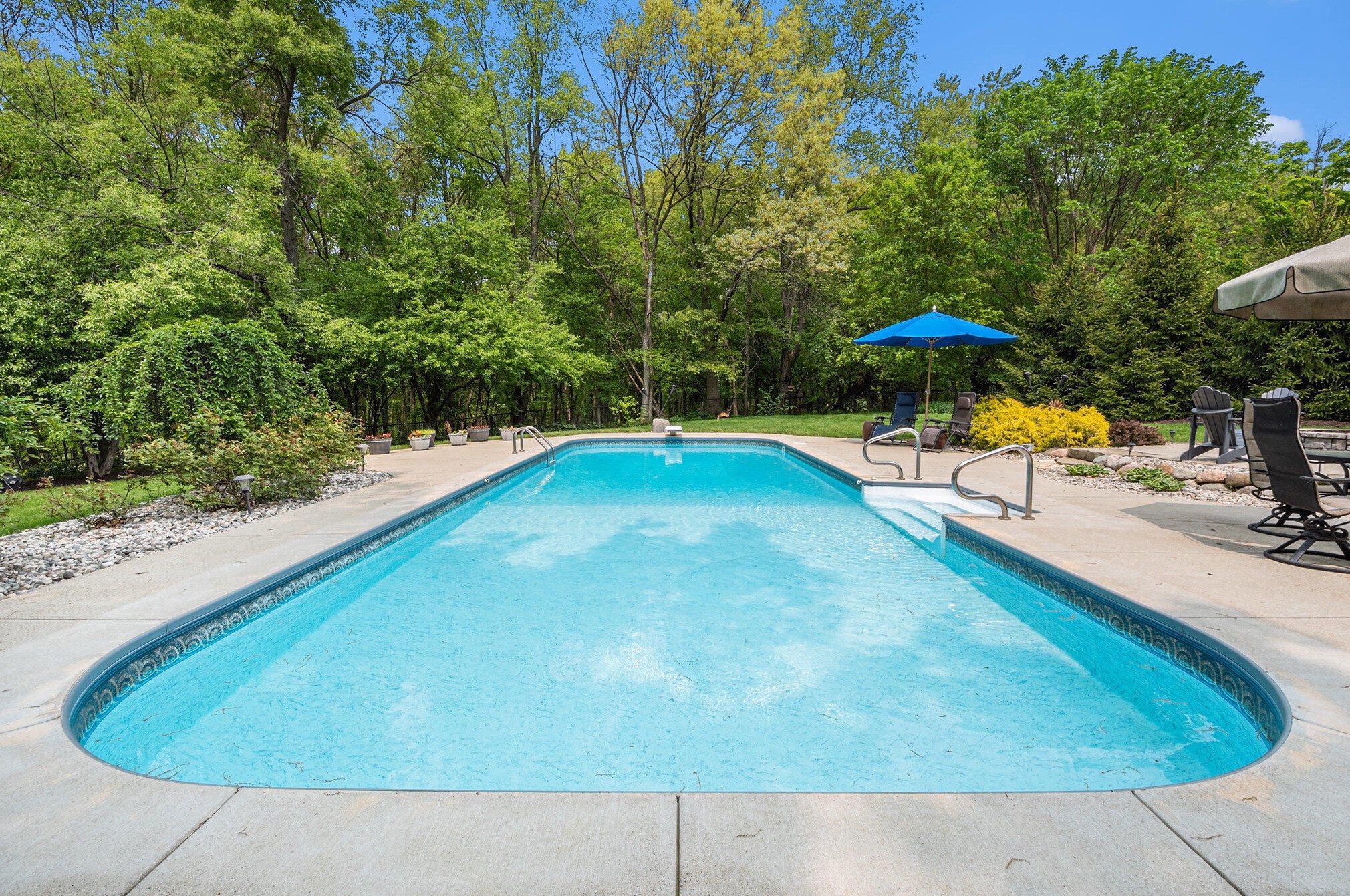 5254 Canyon River Dr, Ada MI 49301-8869 exterior