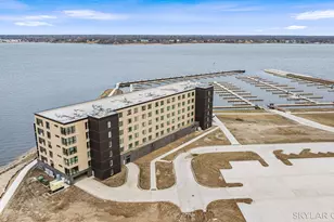 901 Adelaide Cir, Muskegon, MI 49441 - Photo 3