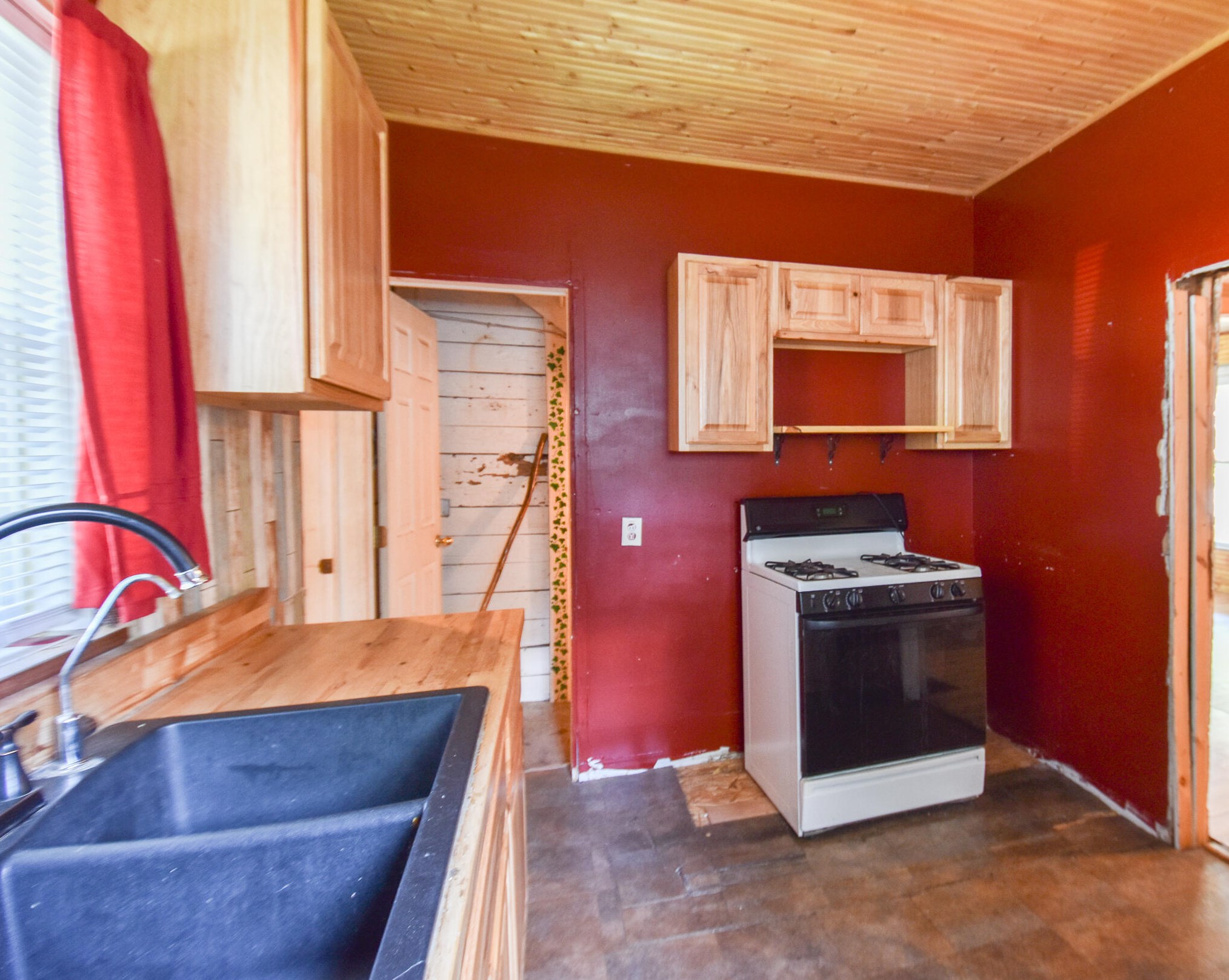 90 Pierce St, Coldwater MI 49036-1338 exterior