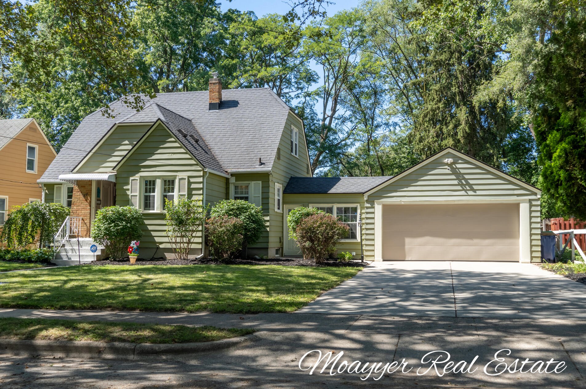 1837 Blaine Ave, Grand Rapids MI  49507-2768 exterior