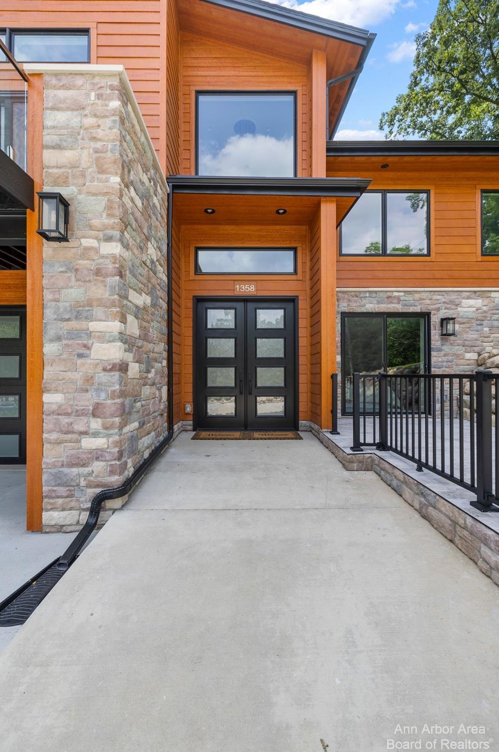 1358 Arlington Blvd, Ann Arbor MI  48104-4028 exterior
