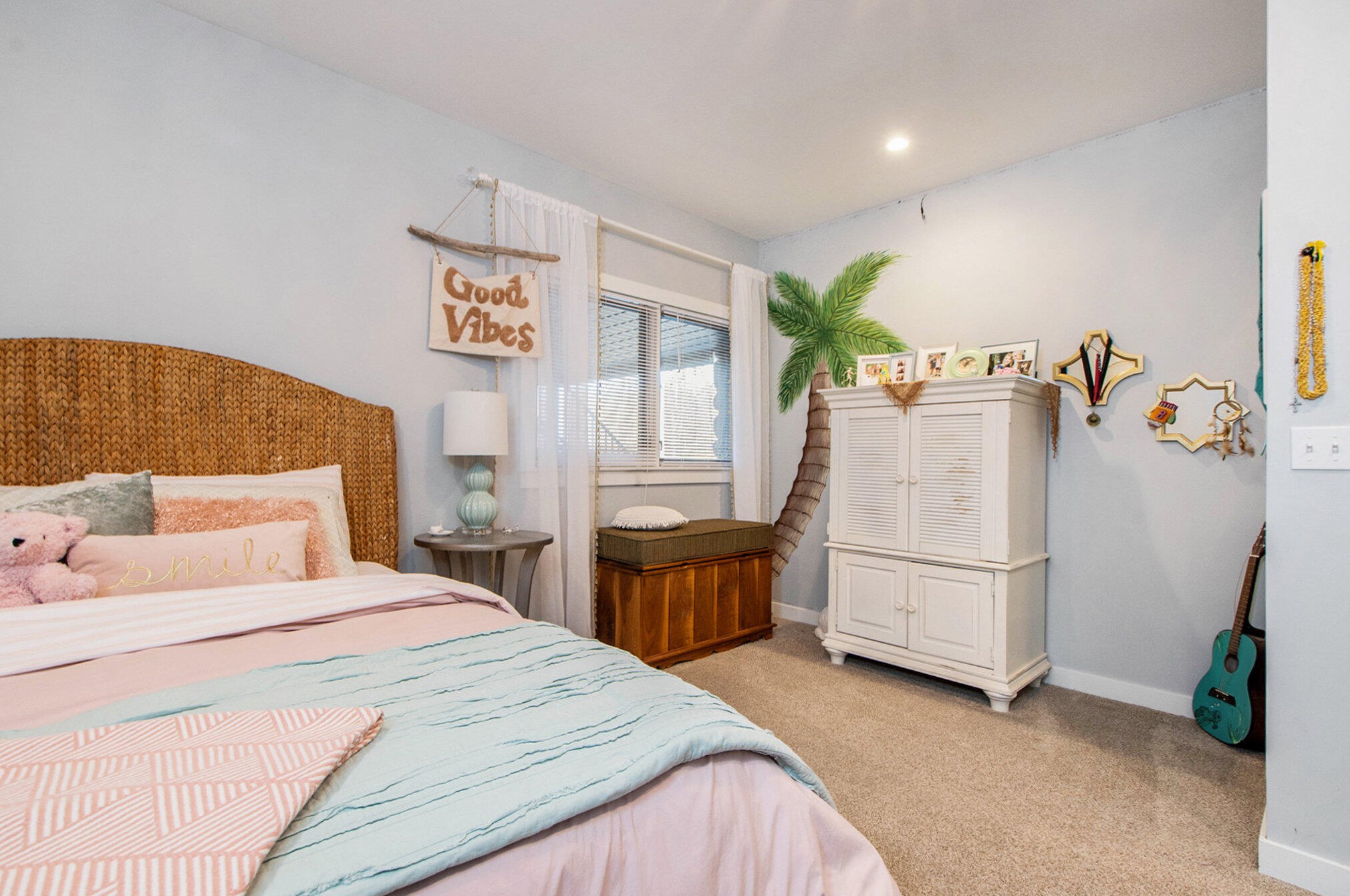 8134 Crancreek Dr, Ada MI 49301-8898 exterior