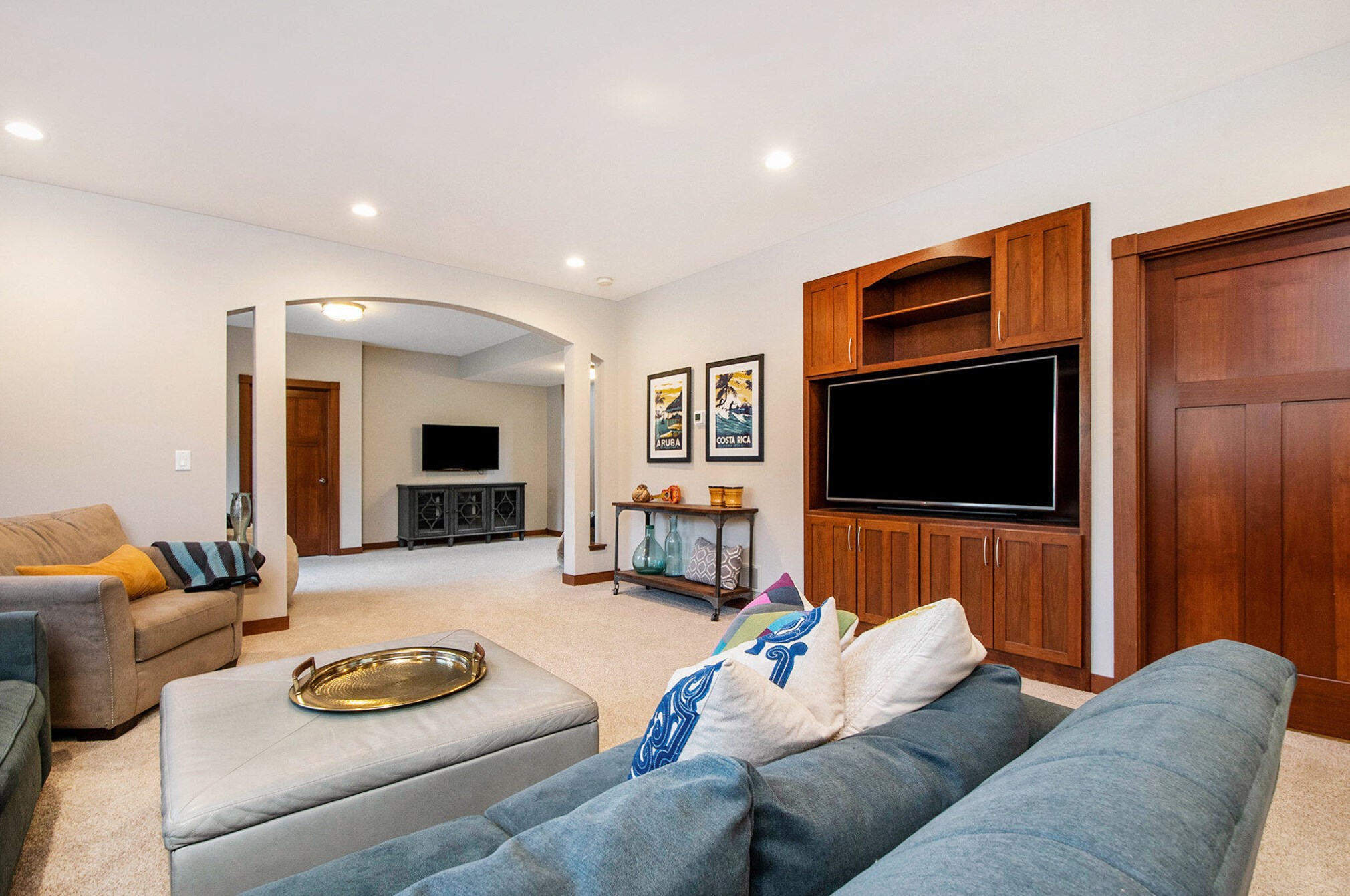 8134 Crancreek Dr, Ada MI 49301-8898 exterior