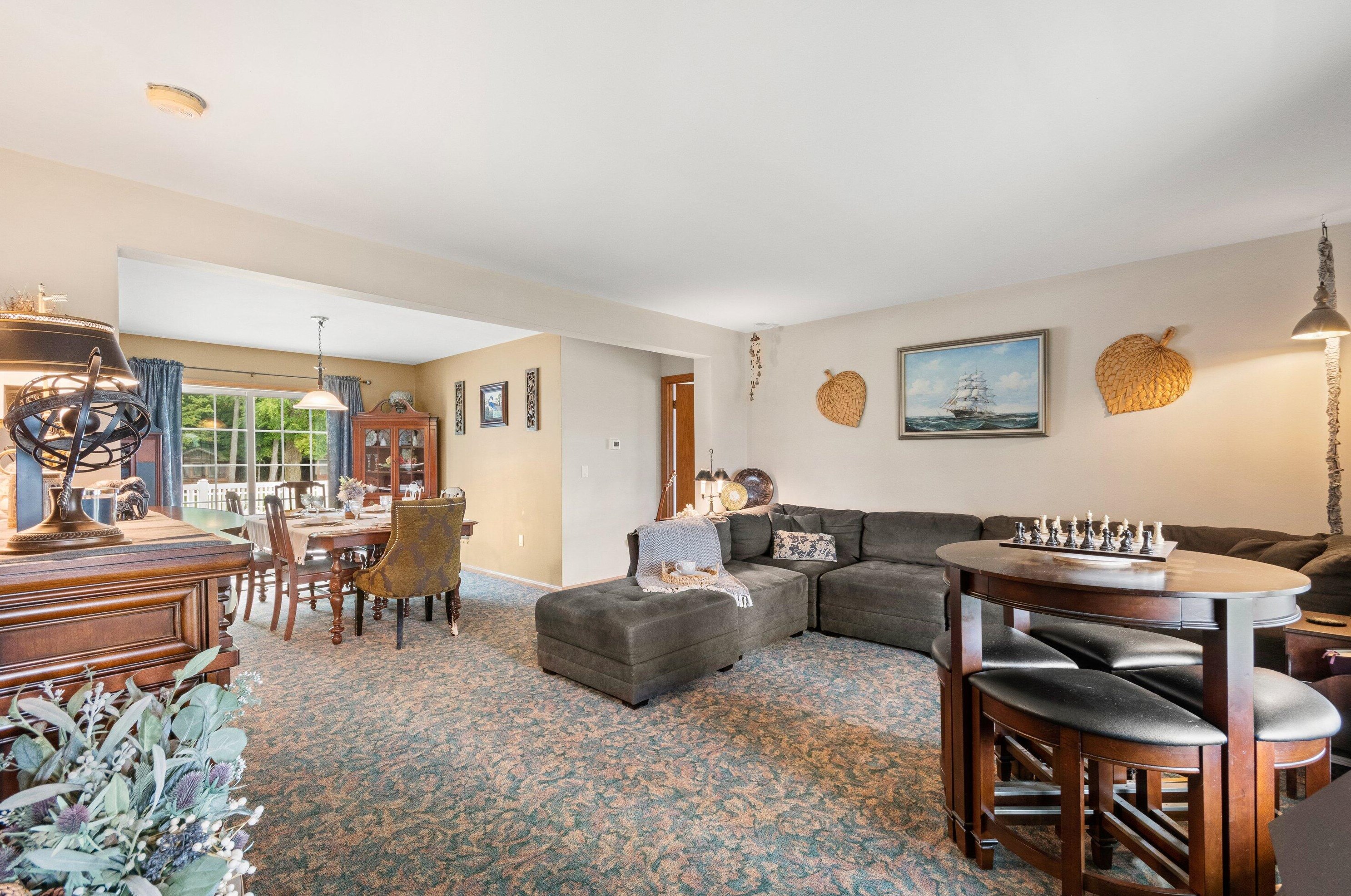 1300 Monroe Rd, Tecumseh MI 49286-9728 exterior