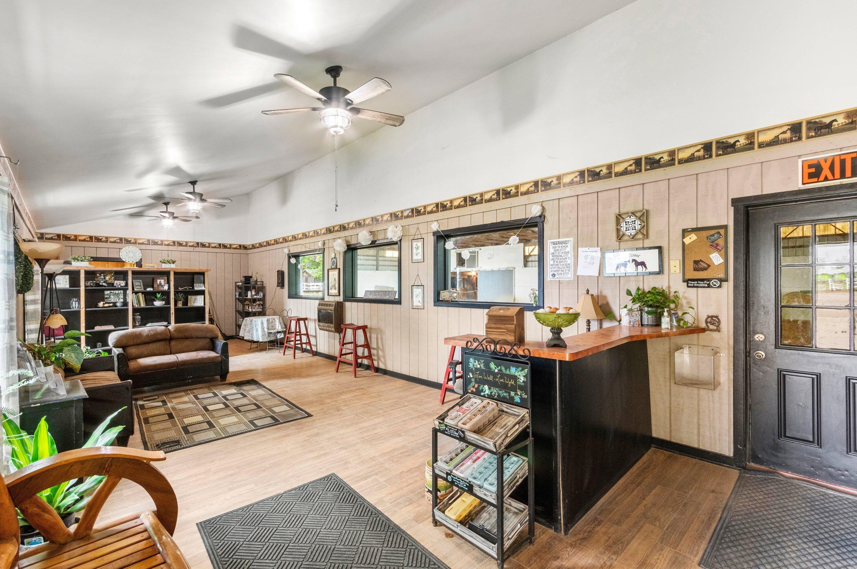 1300 Monroe Rd, Tecumseh MI 49286-9728 exterior