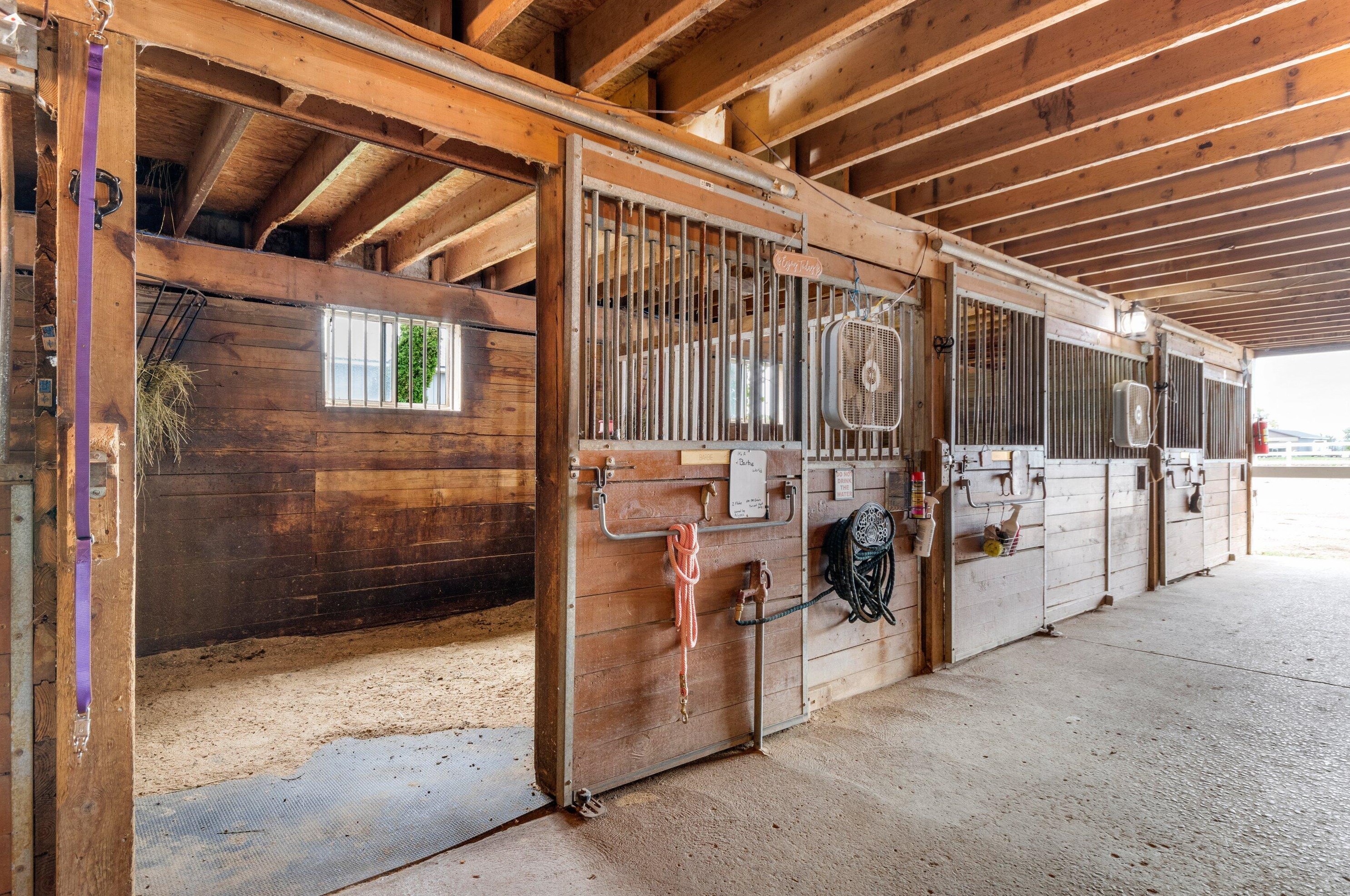 1300 Monroe Rd, Tecumseh MI 49286-9728 exterior