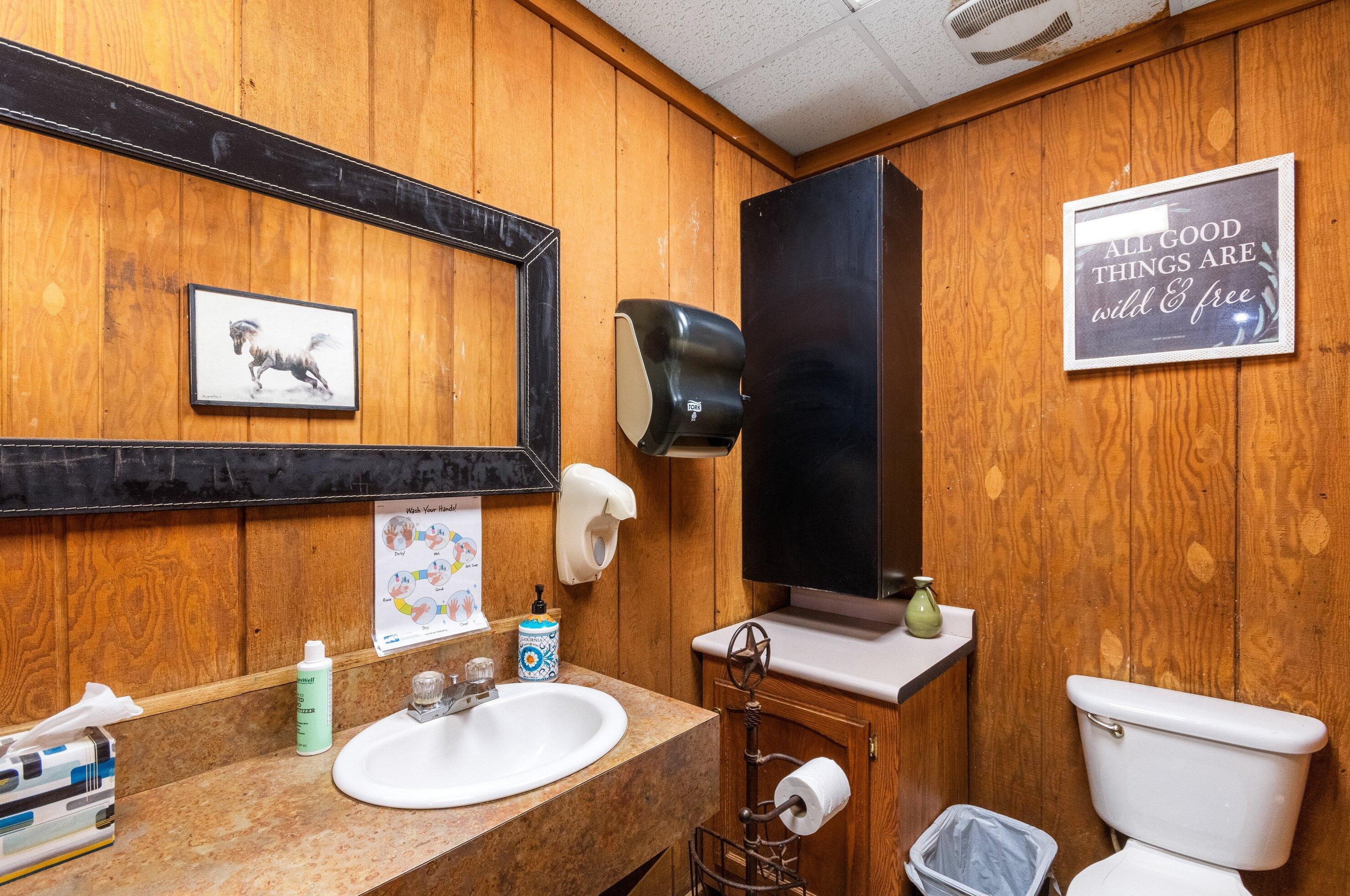 1300 Monroe Rd, Tecumseh MI 49286-9728 exterior