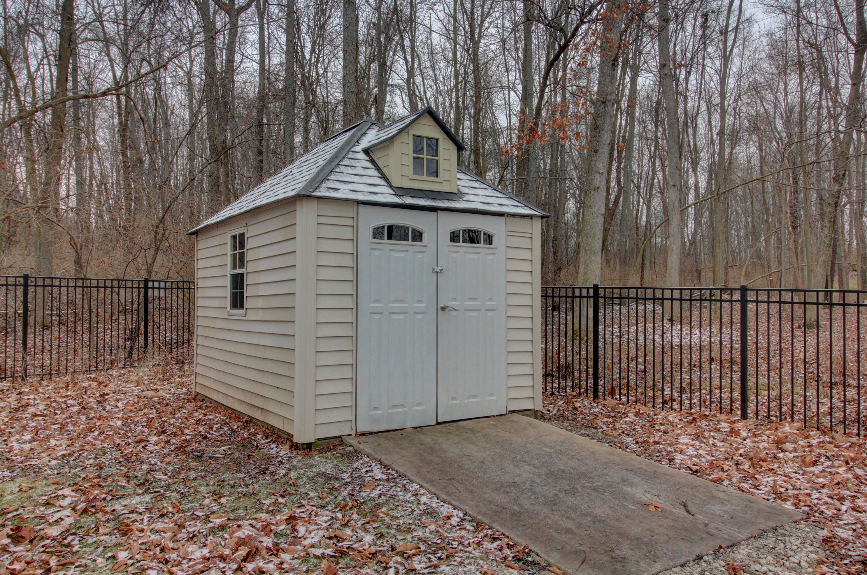 2046 Elwood Blvd, Spring Arbor MI 49283-9682 exterior