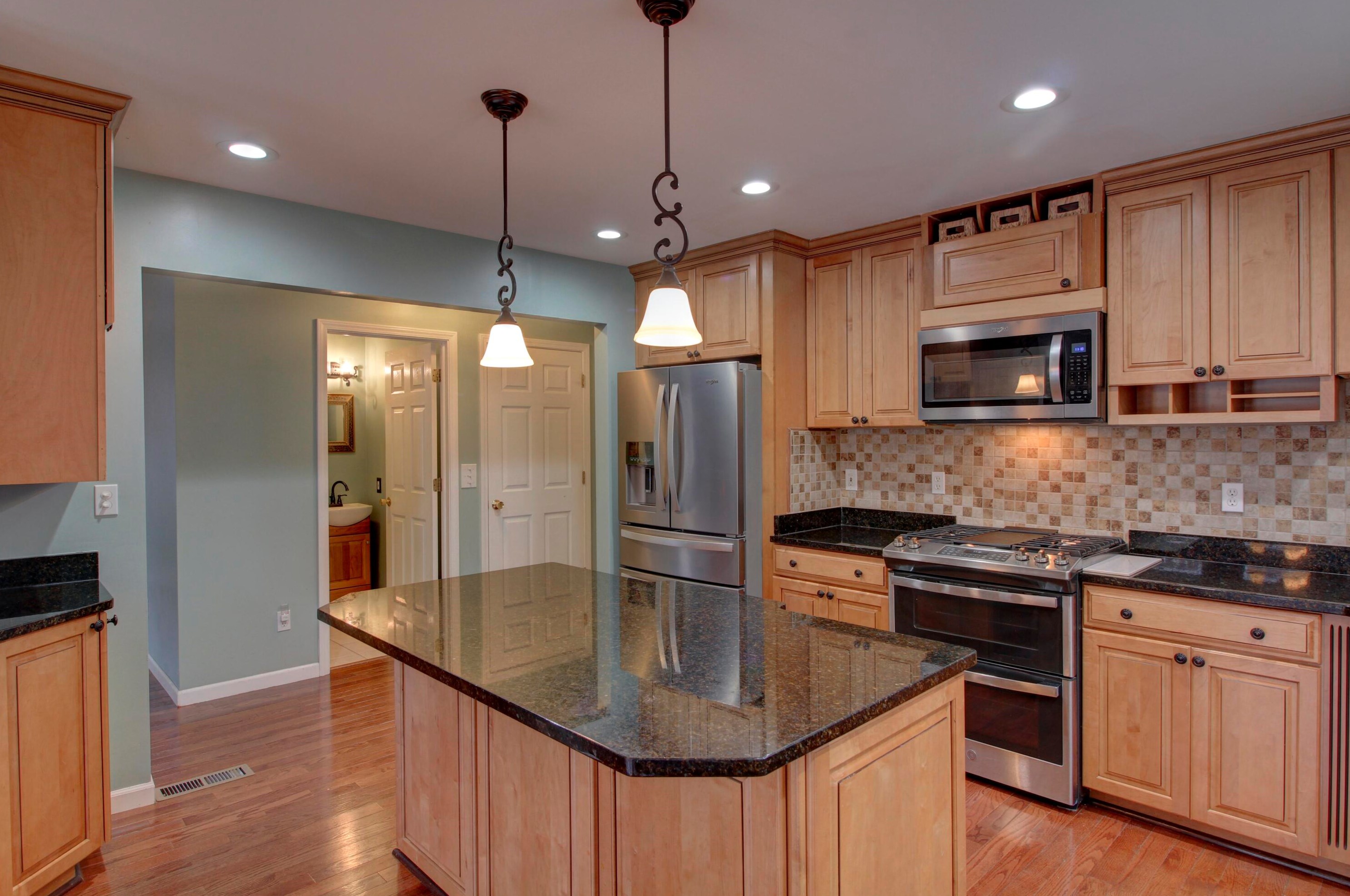 2046 Elwood Blvd, Spring Arbor MI 49283-9682 exterior